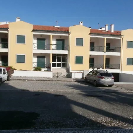 Apartamento T2 Com Piscina E Wifi A 150 M Da Praia *
